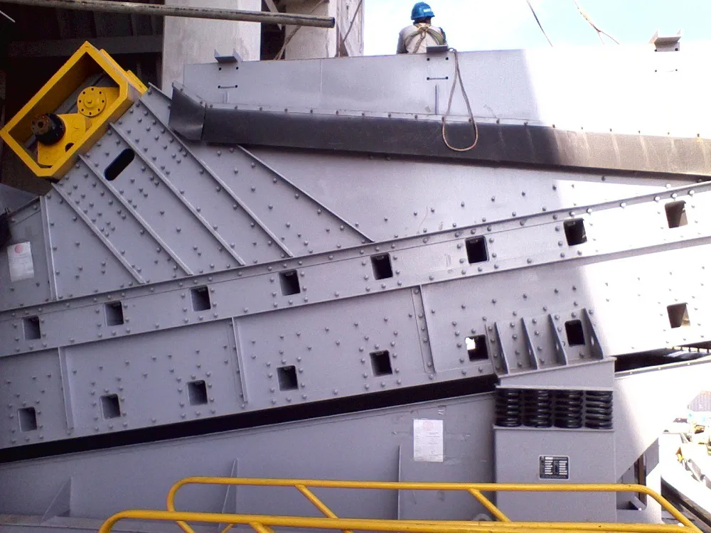 Vibrating screens