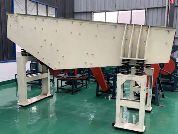 How to extend the service life of vibrating screen